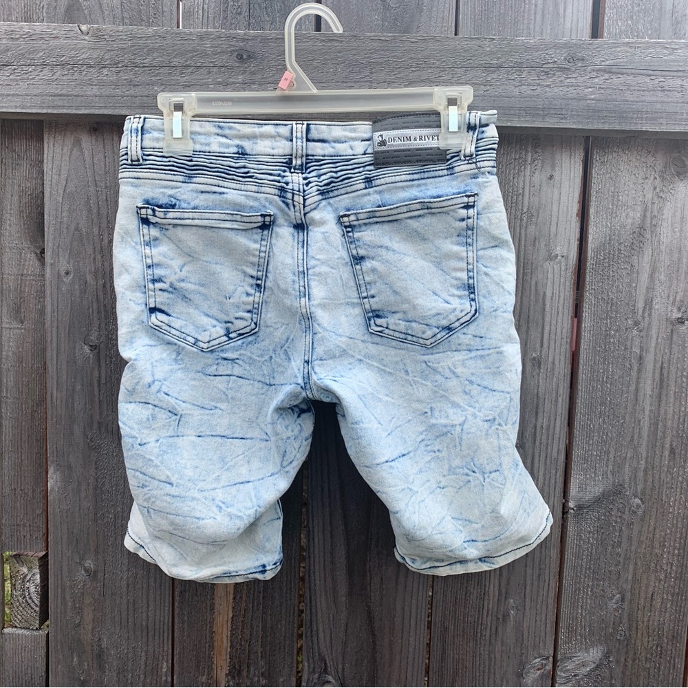 Denim & Rivets Shorts - Picture 2 of 4